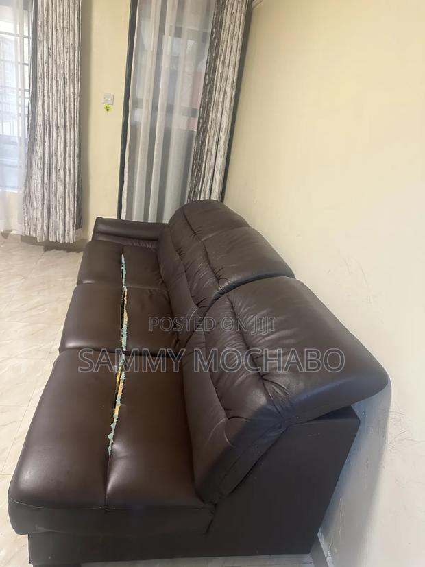 Ex Leather Seats - thumbnail 2
