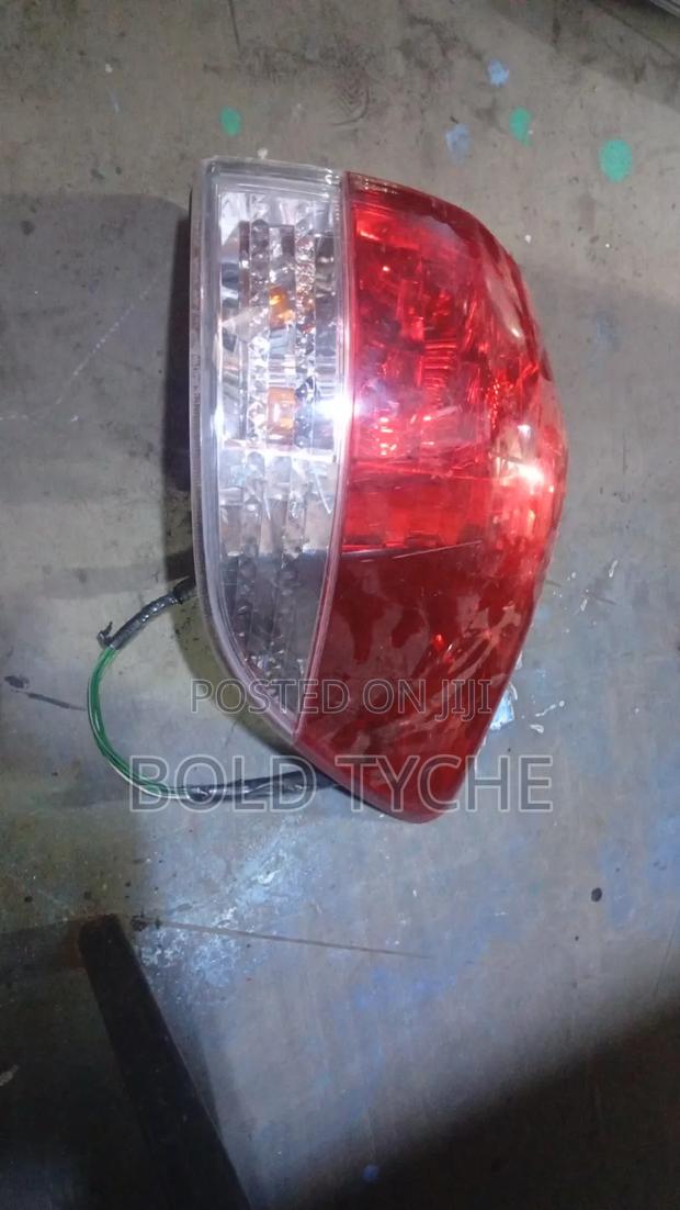Wish 2010 Taillight - thumbnail 2