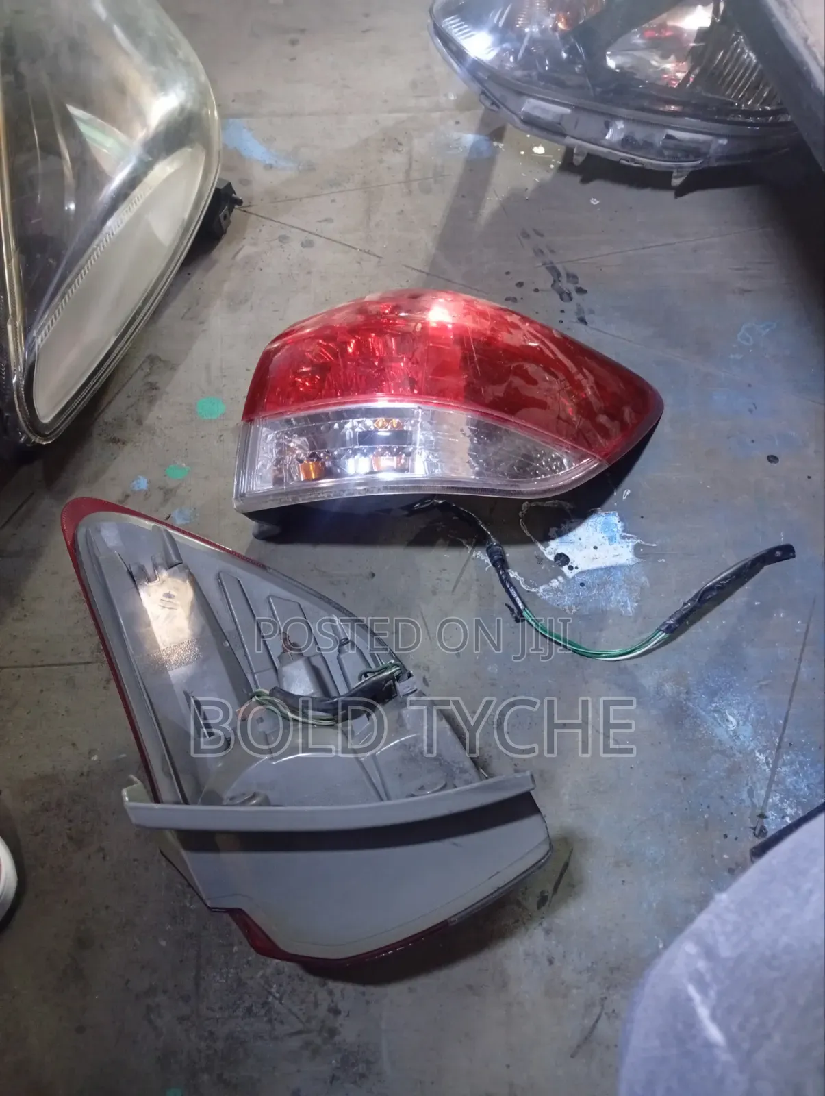 Wish 2010 Taillight