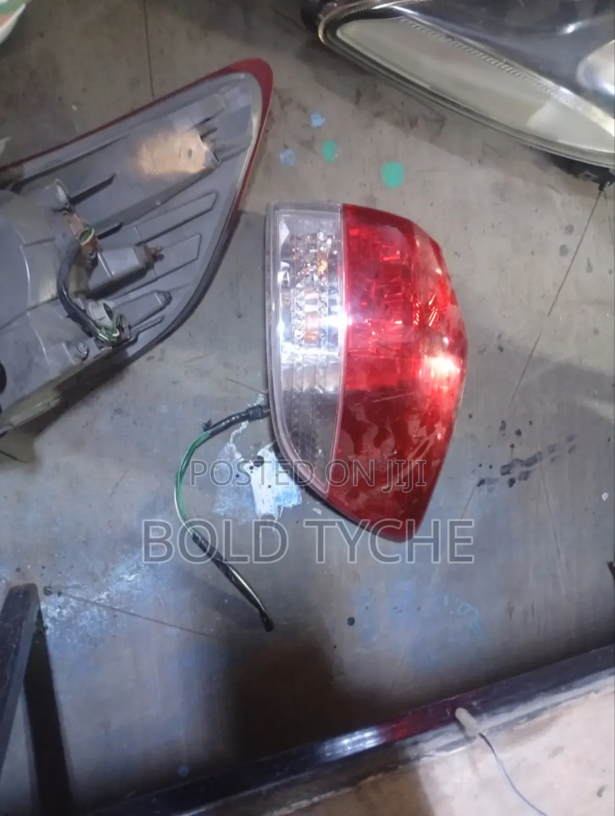 Wish 2010 Taillight