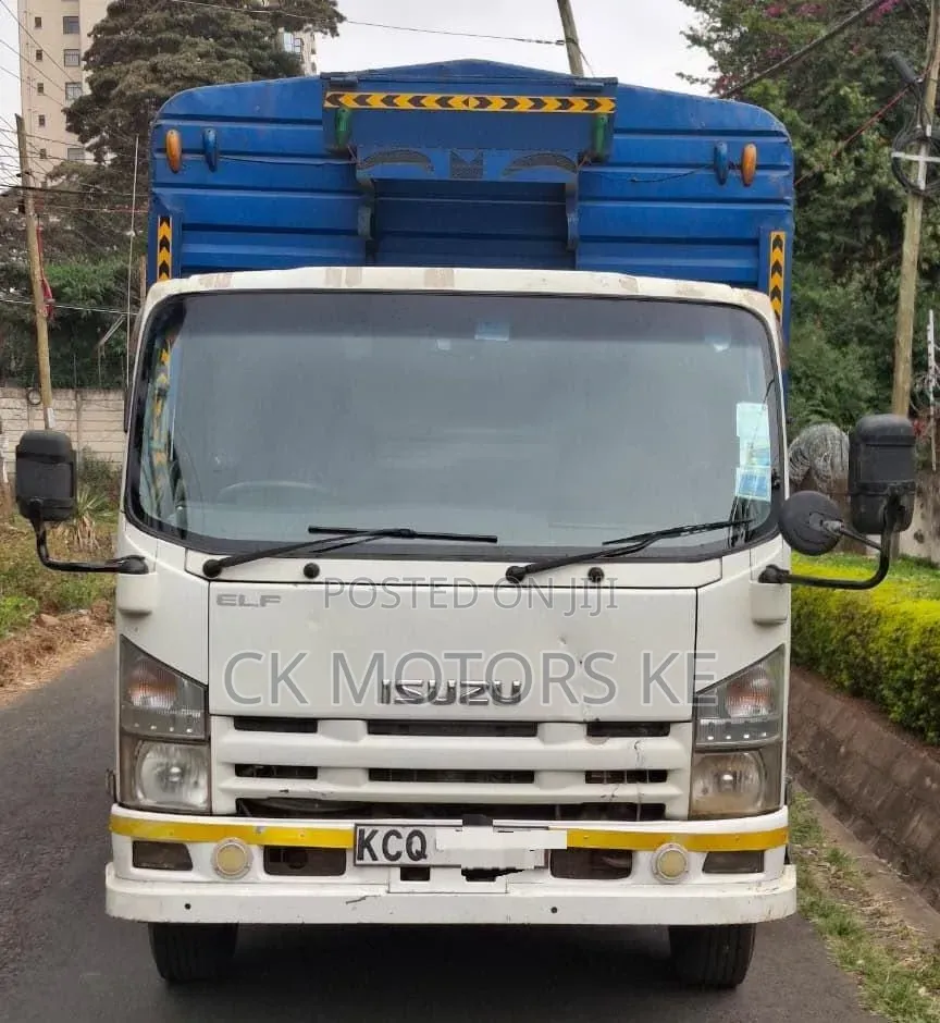 Isuzu ELF Truck 2012 Blue