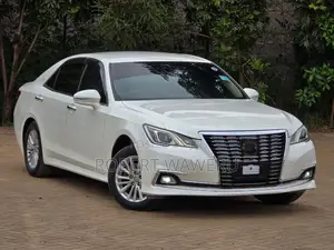 Toyota Crown 2017 White
