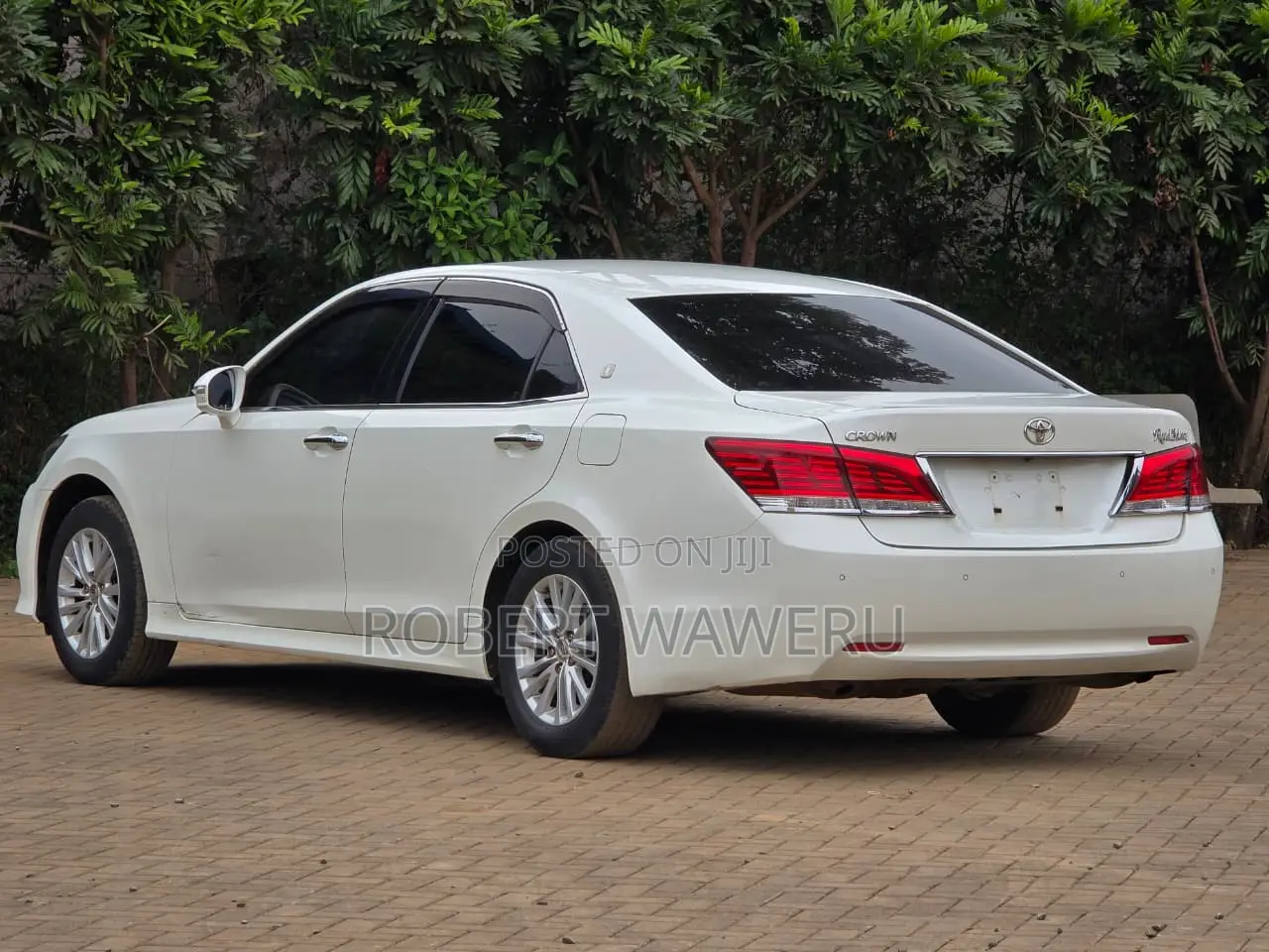 Toyota Crown 2017 White