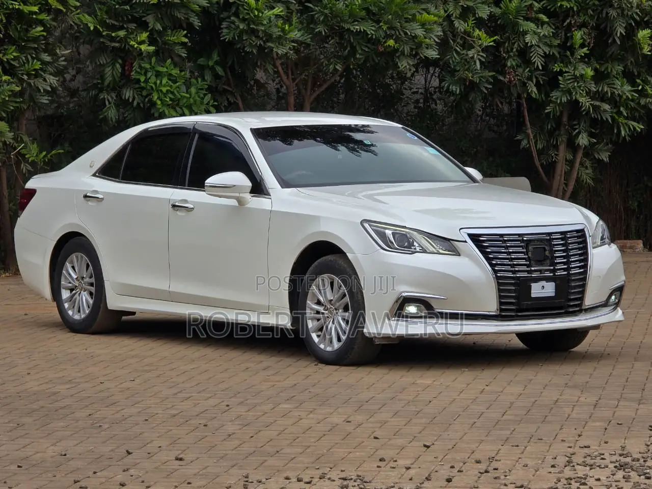 Toyota Crown 2017 White