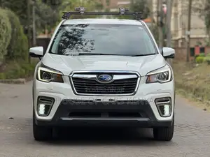Subaru Forester Premium AWD 2019 Pearl