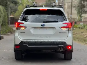 Subaru Forester Premium AWD 2019 Pearl