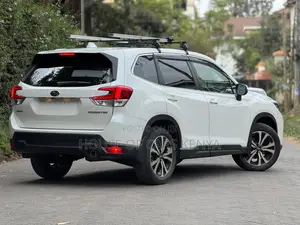 Subaru Forester Premium AWD 2019 Pearl