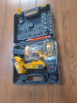 2 Batteries Dewalt Cordless Drill Set.