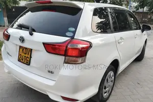 Toyota Corolla Fielder 2018 White