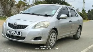 Toyota Belta 2011 Silver