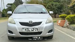 Toyota Belta 2011 Silver