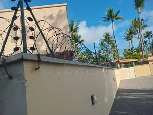 Green Electric Fence 40*80 Plot