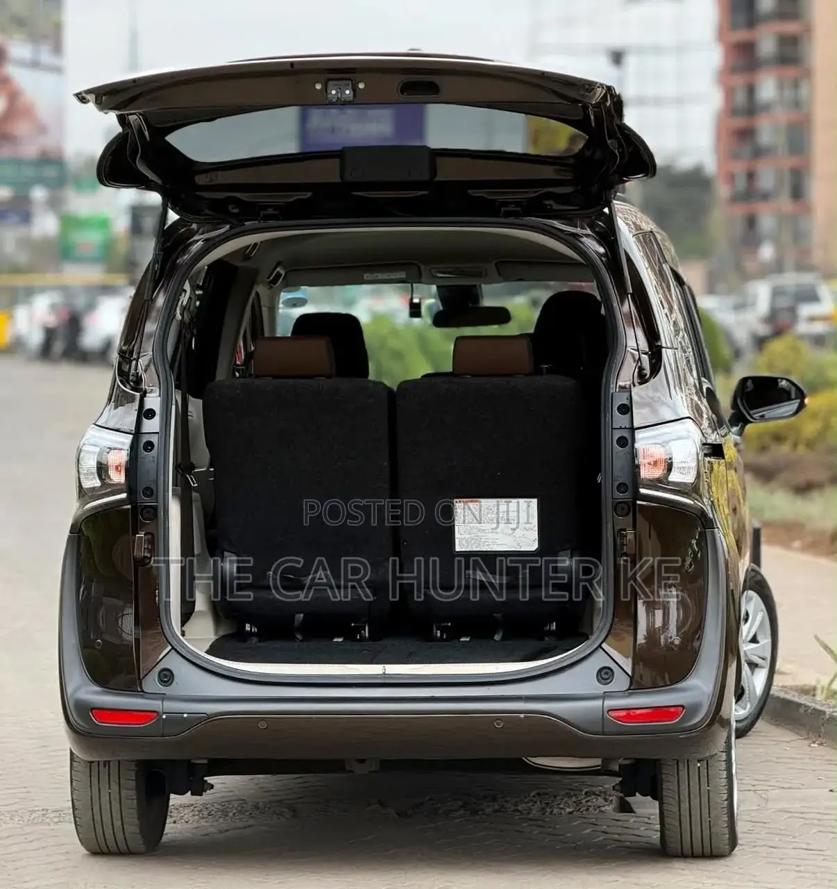 Toyota Sienta 1.5 Hybrid FWD 2019 Brown
