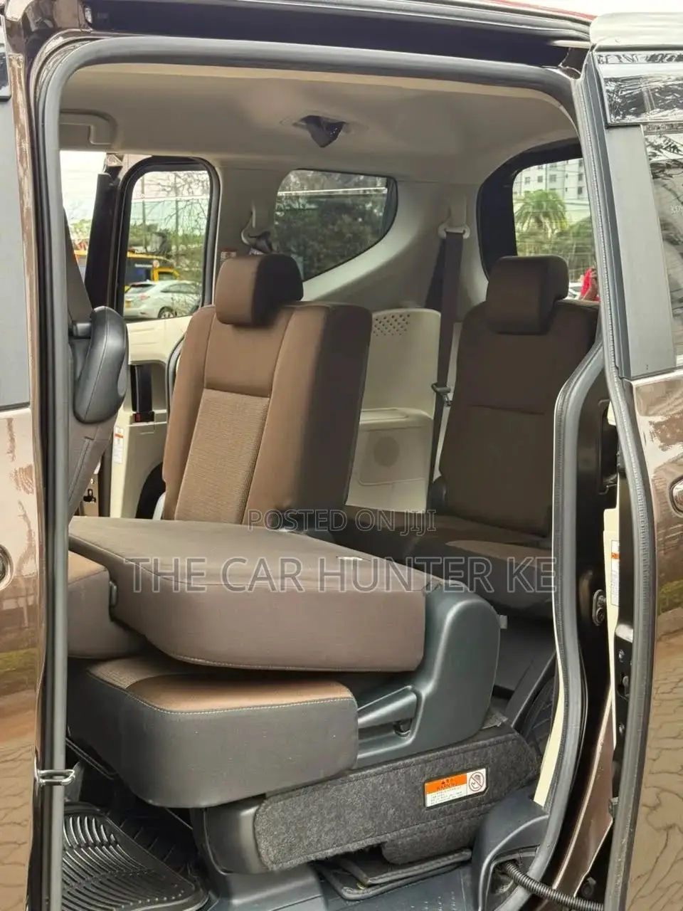 Toyota Sienta 1.5 Hybrid FWD 2019 Brown
