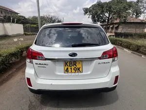 Subaru Outback 2021 White
