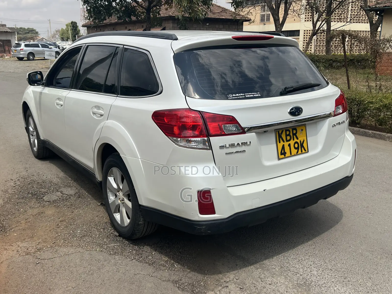 Subaru Outback 2021 White