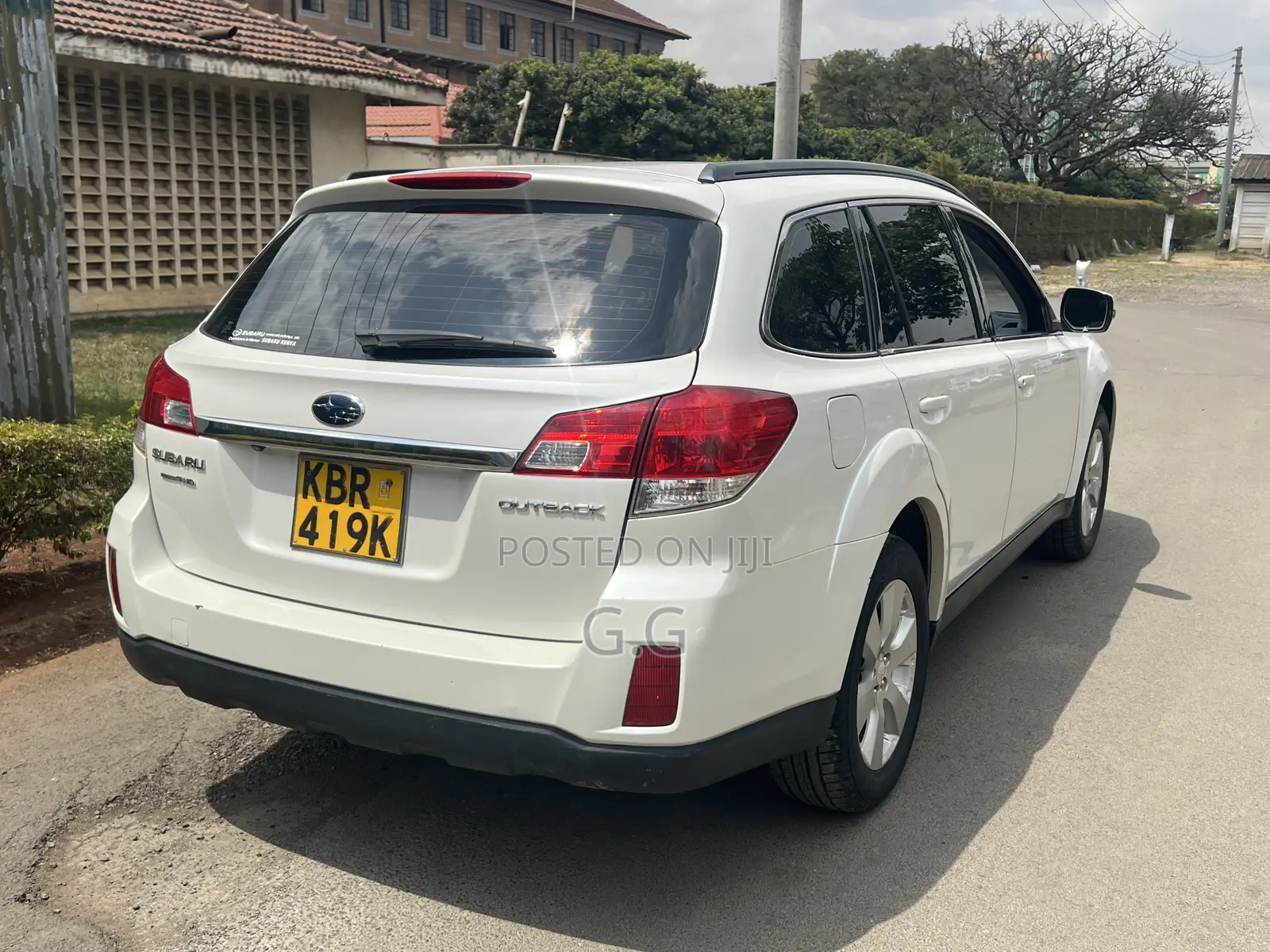 Subaru Outback 2021 White