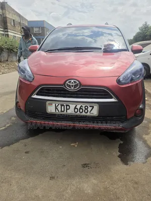 Toyota Sienta 2017 Pink