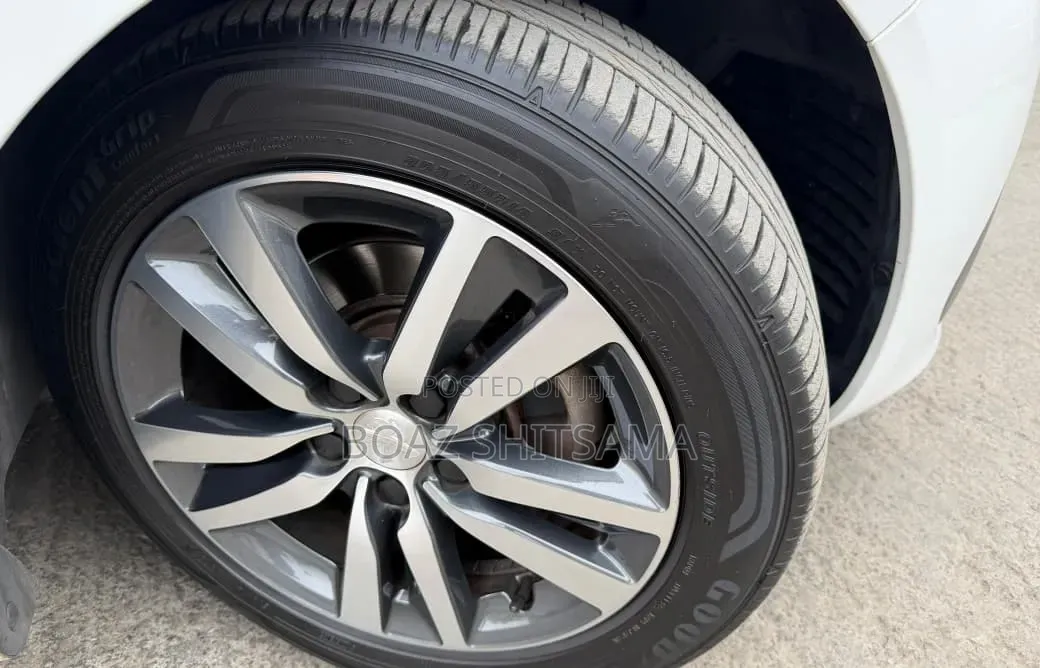 Peugeot 308 2019 White