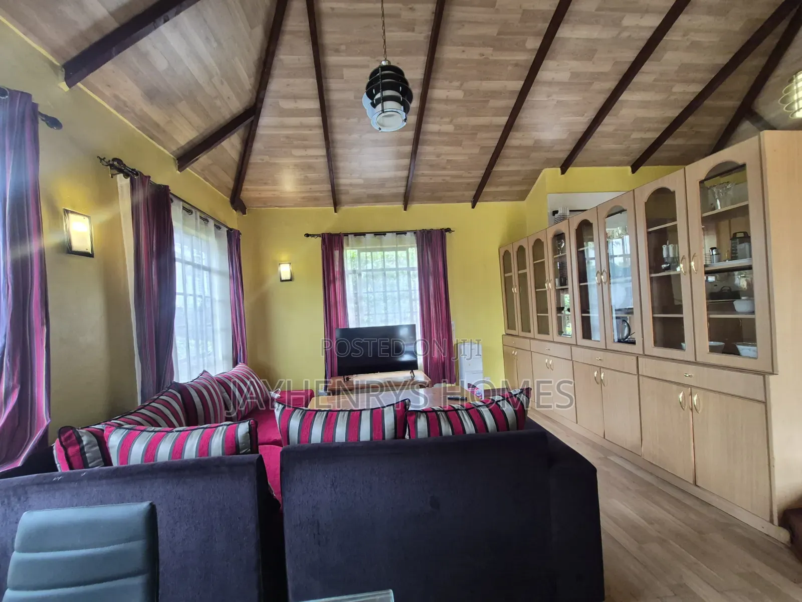 Furnished 2bdrm Bungalow in Ridgeways for rent