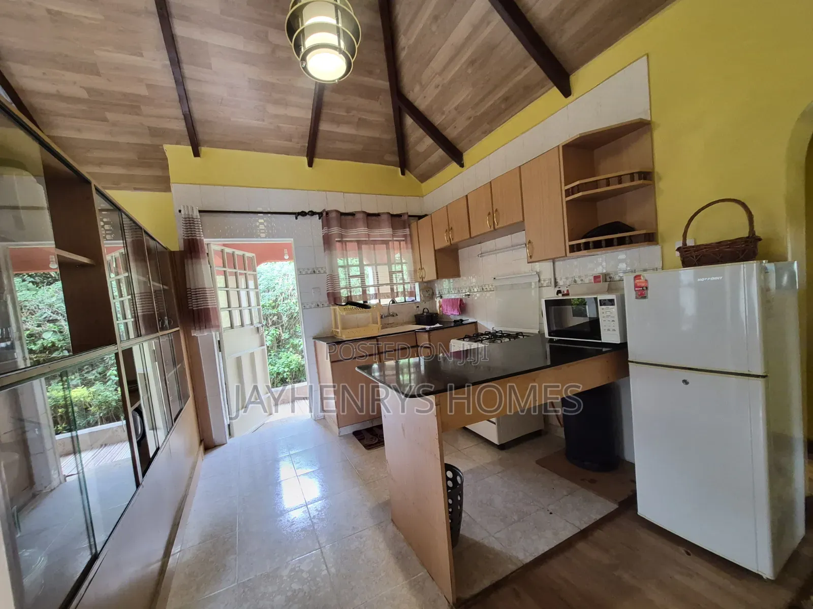 Furnished 2bdrm Bungalow in Ridgeways for rent
