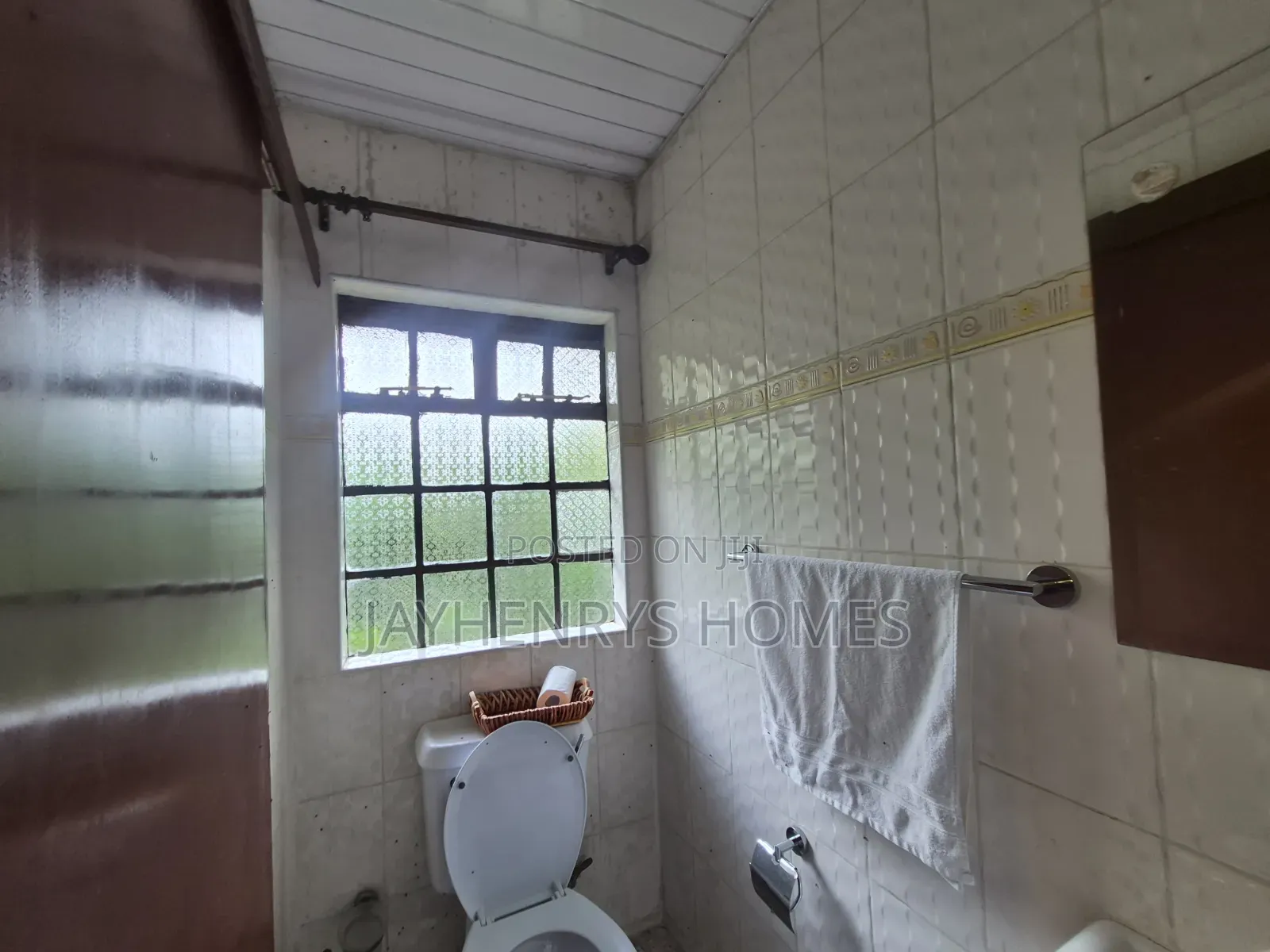 Furnished 2bdrm Bungalow in Ridgeways for rent