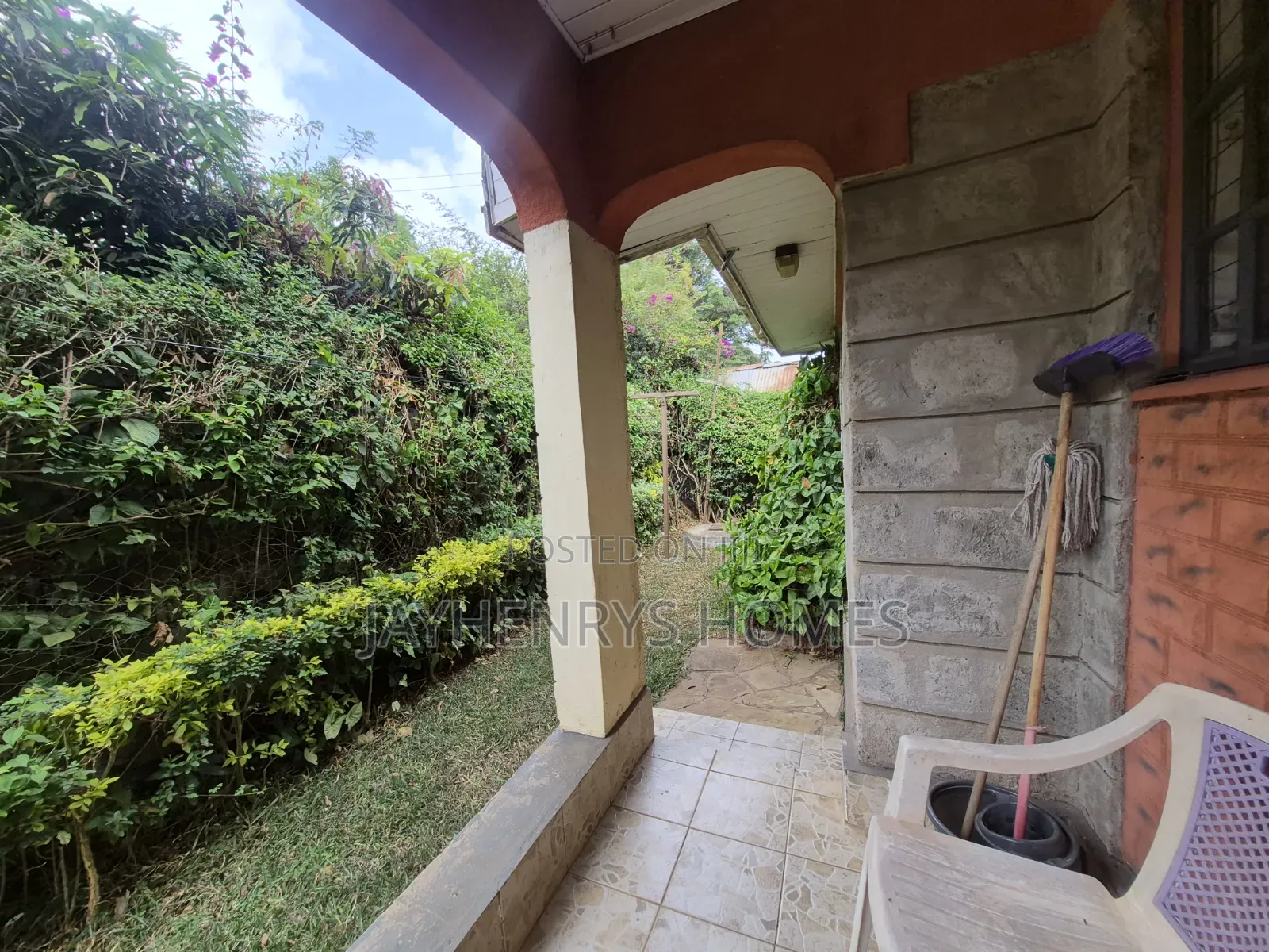 Furnished 2bdrm Bungalow in Ridgeways for rent