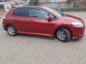 Toyota Auris 2011 Red