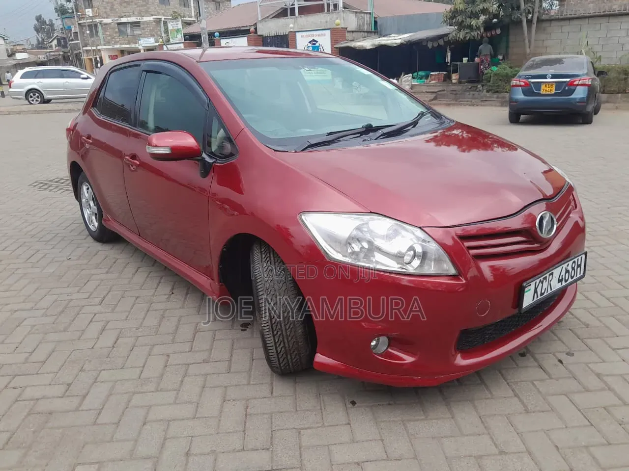Toyota Auris 2011 Red