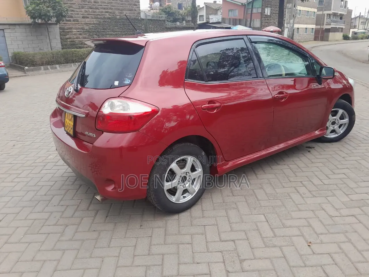 Toyota Auris 2011 Red