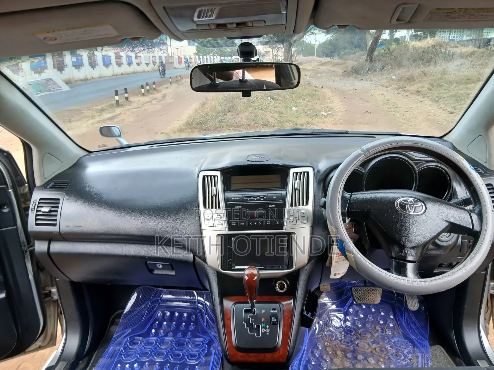 Toyota Harrier 240G 2012 Silver