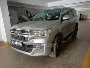 Toyota Land Cruiser 4.5 V8 TD 2018 Silver