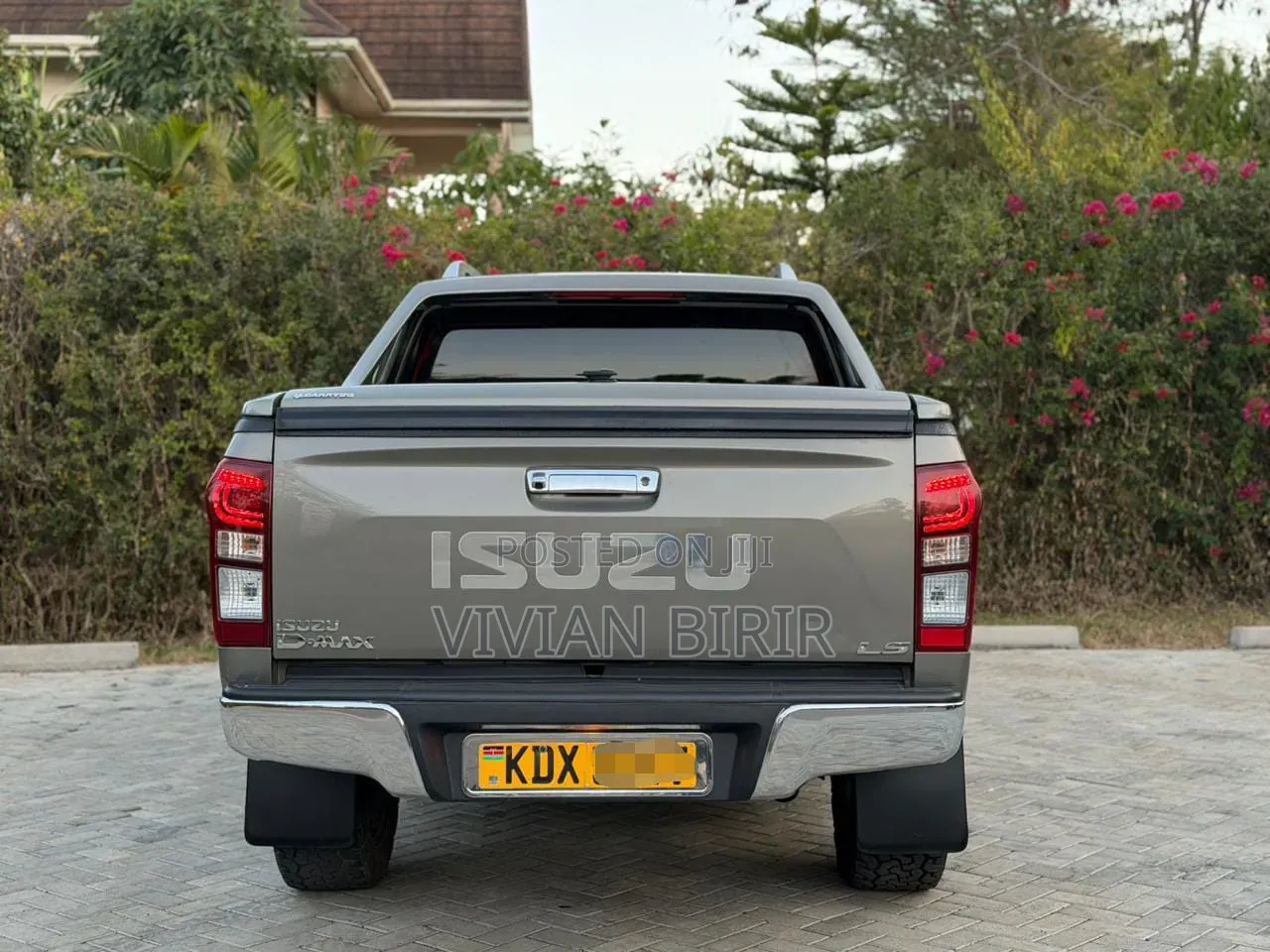 Isuzu D-MAX 2023 Gray