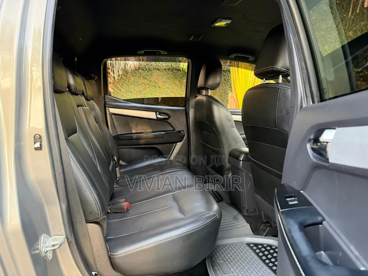 Isuzu D-MAX 2023 Gray