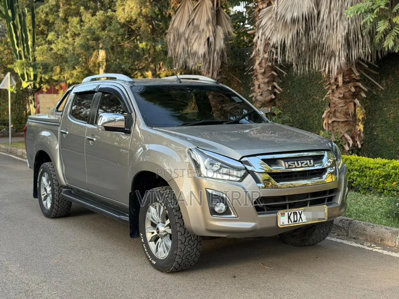 Isuzu D-MAX 2023 Gray