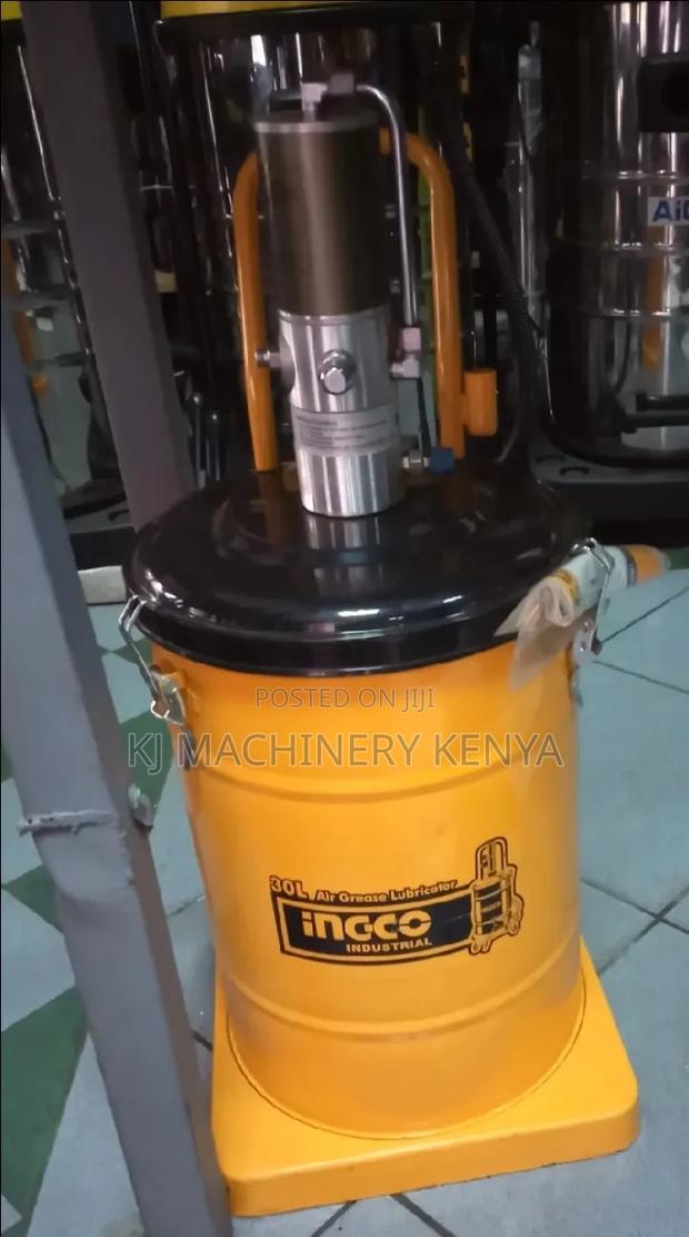 Pneumatic Greasing Bucket