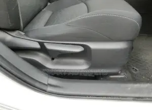 Toyota Corolla LE Eco (1.8L 4cyl 2A) 2018 Silver