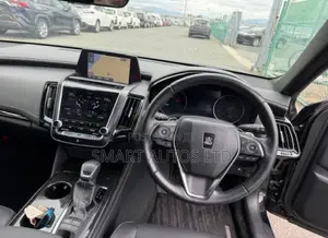 Toyota Crown 2018 Black