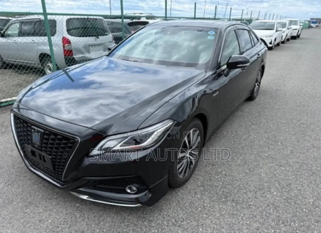 Toyota Crown 2018 Black