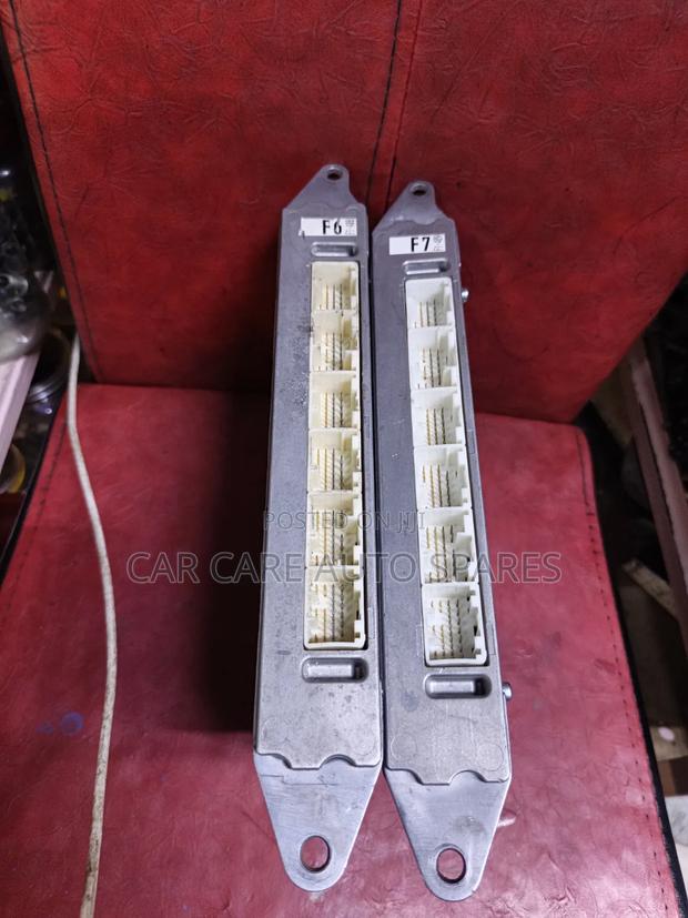 Engine Computer Toyota Crown 2008 - thumbnail 2