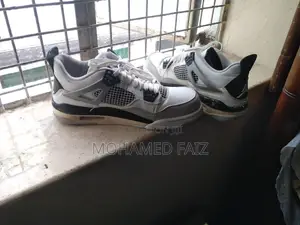 Air Jordan 4 Retro Military Black