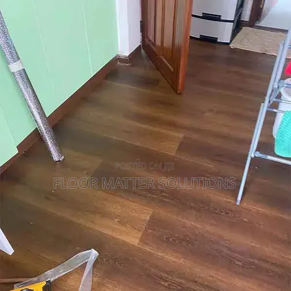 8mm Chestnut Brown Laminate Flooring