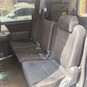 Toyota Voxy V 2WD 7-Seater 2010 Black