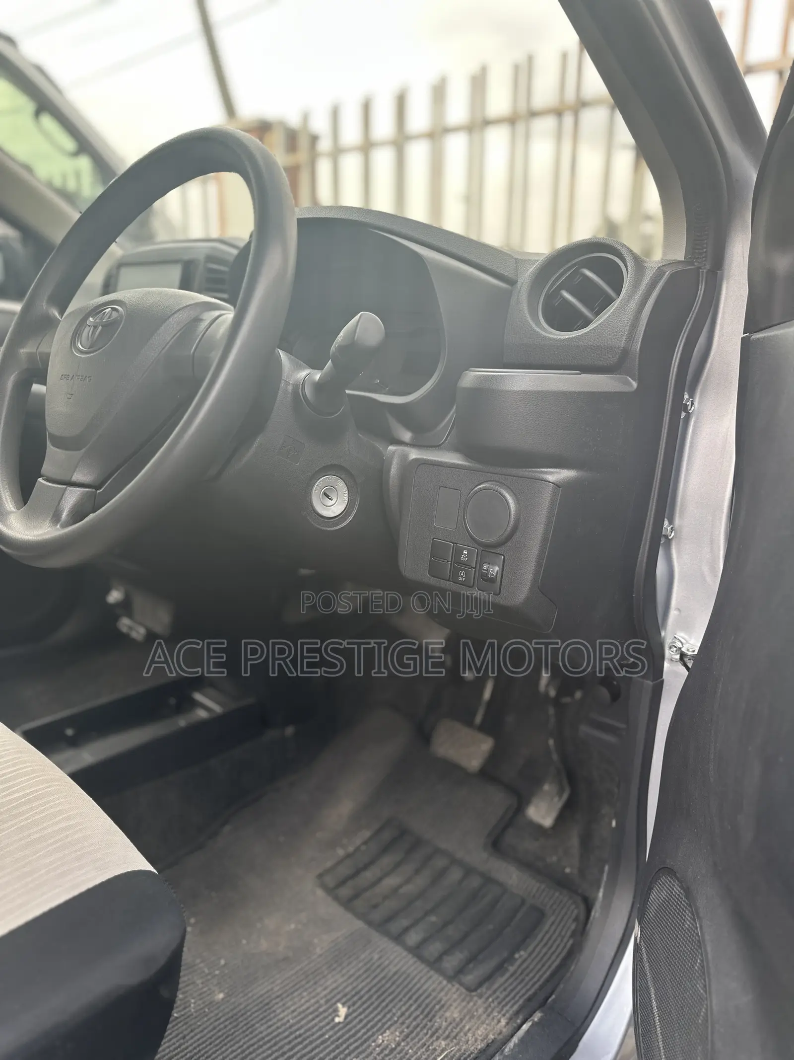 Toyota Pixis Epoch 2019 Silver