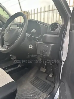 Toyota Pixis Epoch 2019 Silver