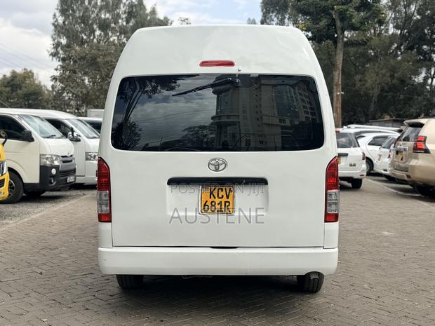 Toyota HiAce 2019 White - thumbnail 5