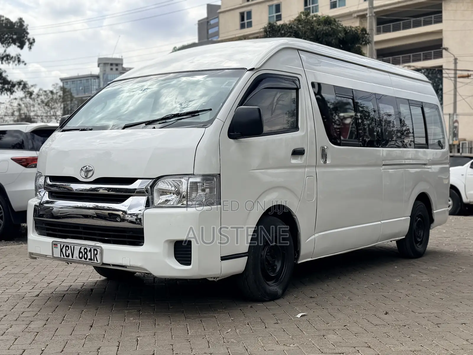 Toyota HiAce 2019 White