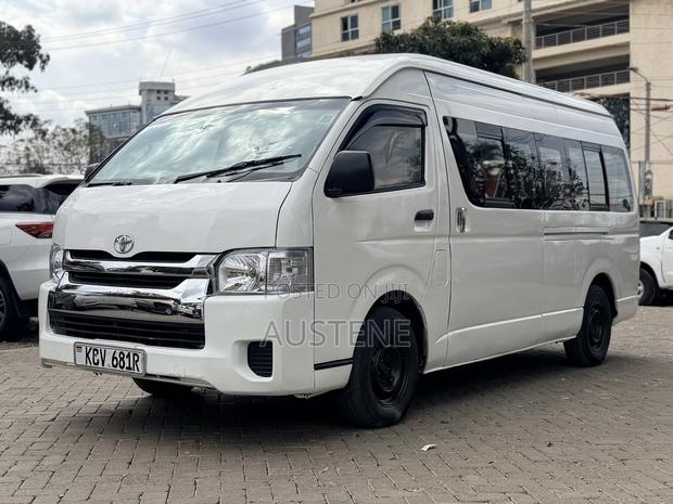 Toyota HiAce 2019 White - thumbnail 3