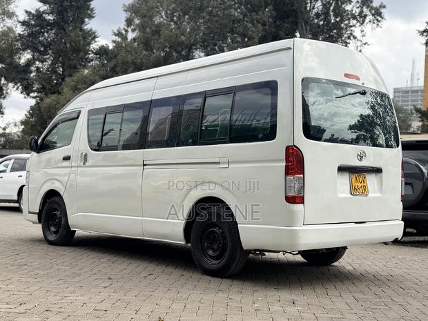 Toyota HiAce 2019 White - thumbnail 4