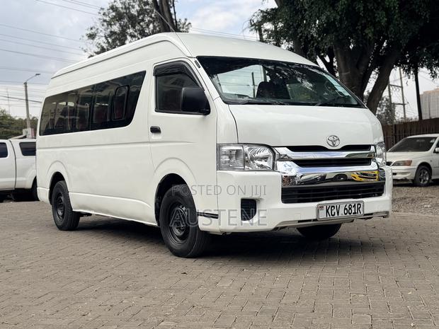 Toyota HiAce 2019 White